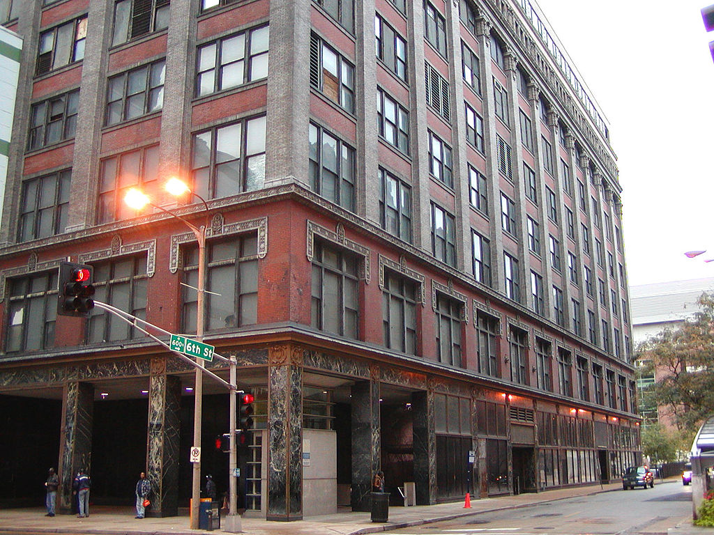18 Old Stores In St. Louis We'll Never Forget
