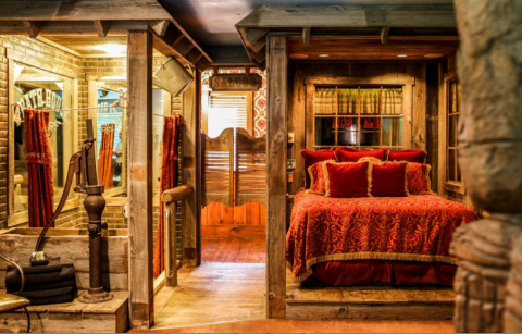 This Charismatic Hotel In Idaho Has The Most Uniquely Themed Rooms You've Ever Seen
