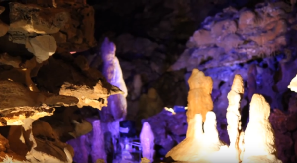 You’ll Want To Visit This Awe-Inspiring Cave In Texas With Glow-In-The-Dark Walls