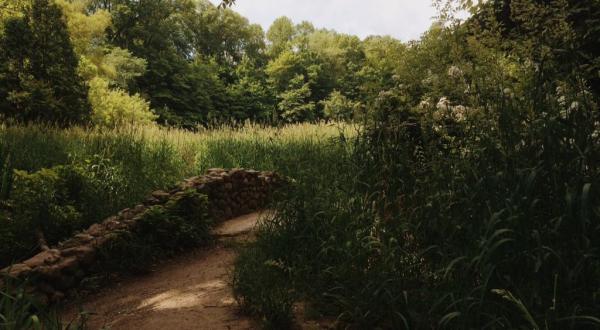 The Hiking Trail Hiding In Indianapolis That Will Transport You To Another World