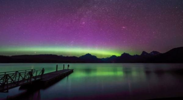 These 12 Photos Of The Northern Lights Appearing Over The U.S. Will Mesmerize You