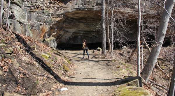 Hiking To This Aboveground Cave Near Cleveland Will Give You A Surreal Experience