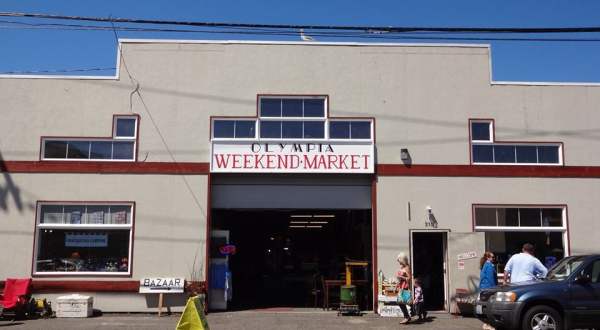 You Could Easily Spend All Weekend At This Enormous Washington Flea Market