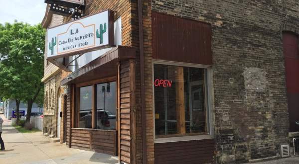 This Restaurant In Milwaukee Doesn’t Look Like Much – But The Food Is Amazing