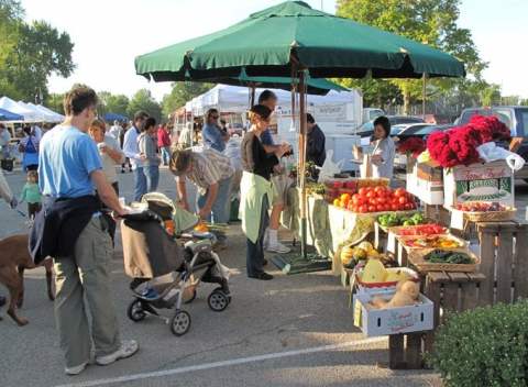 Everyone In Indianapolis Must Visit This Epic Farmers Market At Least Once