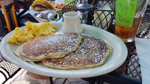 The World's Best Blueberry Pancakes Can Be Found Right Here In Maine