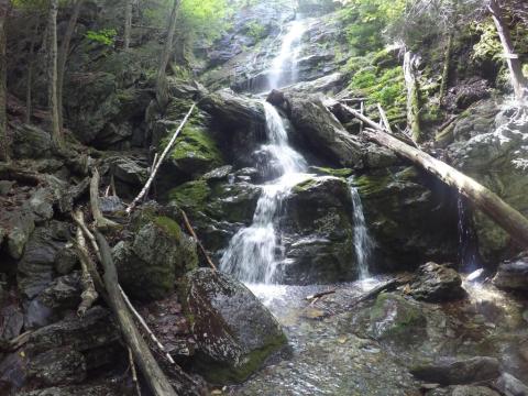 The Hike In Massachusetts That Takes You To Not One, But TWO Insanely Beautiful Waterfalls