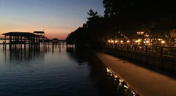 Enjoy Gorgeous Views At Cap’s On The Water, A Spectacular Restaurant In Florida
