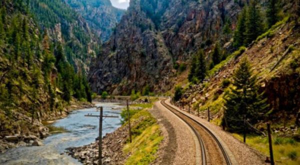 This American Train Ride Is One Of The World’s Longest And Most Dazzling
