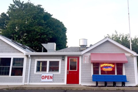 This Connecticut Restaurant Has A Funny Name But Serves The Most Heavenly Hot Dogs