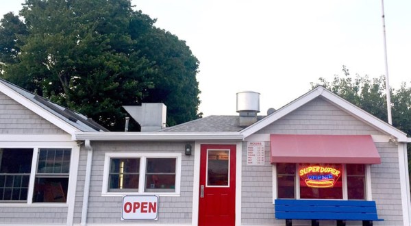 This Connecticut Restaurant Has A Funny Name But Serves The Most Heavenly Hot Dogs