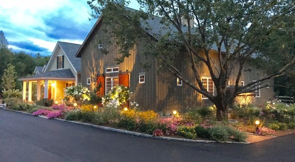This New Hampshire Restaurant In A Rebuilt Barn Serves The Most Delicious Food