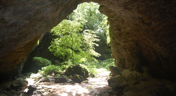 10 Of the Greatest Hiking Trails on Earth Are Right Here In Iowa