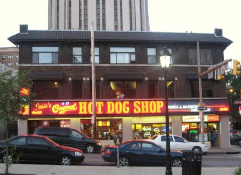 If You Haven't Tried The Hot Dogs From This One Shop In Pittsburgh, You've Been Missing Out