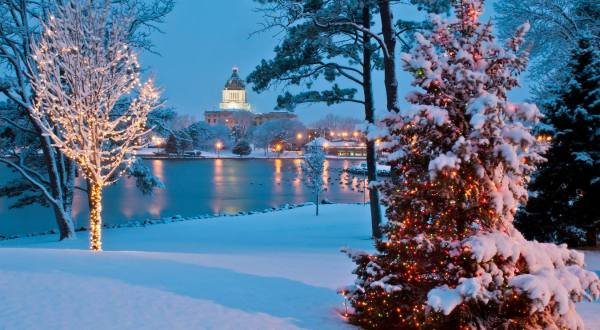 The One Place In South Dakota That Turns Into An Enchanting Holiday Wonderland