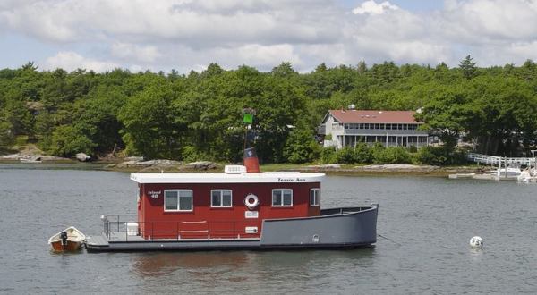 There’s A Floating Hotel In Maine You Have To See To Believe