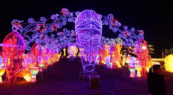 One Of The Most Epic Light Displays In The Country Is Right Here In Arizona