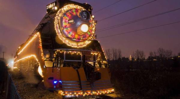 The Holiday Express Train Ride In Portland That Will Take You On An Unforgettable Adventure