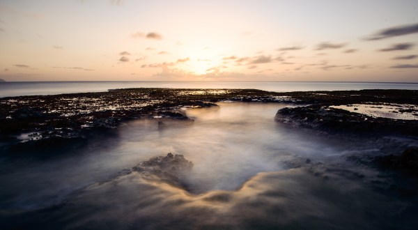 15 Dreamy Spots Along The Hawaiian Coast That Will Make You Swoon