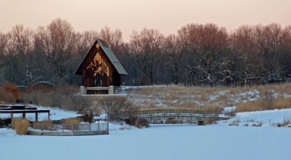 If You Live Near Kansas City, You’ll Want To Visit This Amazing Park This Winter