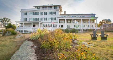 This Little Known Inn Near Boston Is The Perfect Place To Get Away From It All