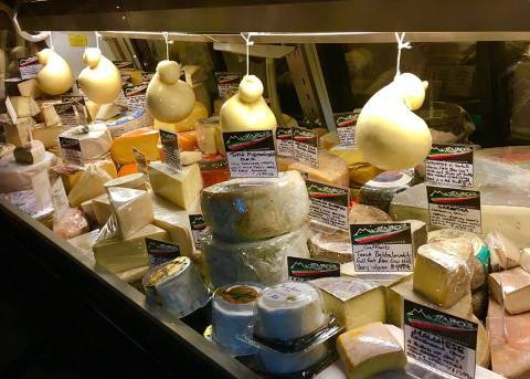 You'll Never Want To Leave Mazzaro's Italian Market In Florida, A Store With Over 300 Kinds Of Cheese