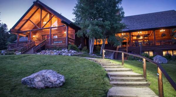 The Secluded Restaurant In Montana That Looks Straight Out Of A Storybook