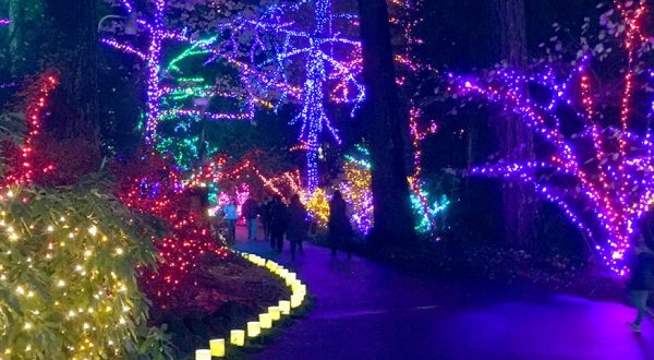 The Best Place To See Holiday Caroling In All Of Oregon Is Right Here In Portland
