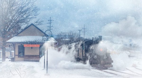 This Santa Express Train Ride Is Picture-Perfect For A Holiday Excursion in Pennsylvania