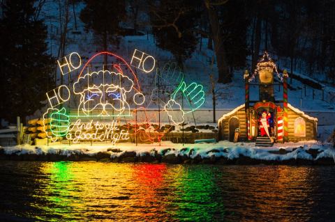 This Unique Wisconsin Holiday Light Tour Just Might Be Your New Favorite Tradition