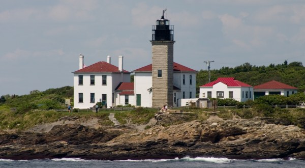 Here Are 8 Iconic Rhode Island Sights To Show Visiting Family This Holiday Season