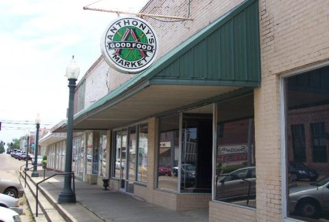 This Former Mississippi Grocery Now Offers One Of The Best Dining Experiences In The Mississippi