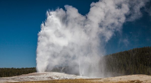 The Fascinating Explanation Behind This Famous Wyoming Geyser Is Intriguing