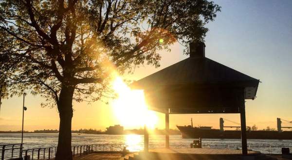 This Riverfront Park In New Orleans Has The Most Picturesque Views Around