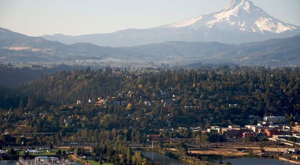 Oregon’s Most Naturally Beautiful Town Will Enchant You In The Best Way Possible