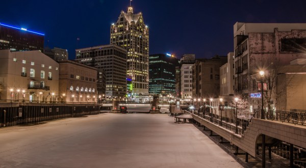 The Enchanting Riverwalk Everyone In Milwaukee Will Want To Visit Time And Time Again
