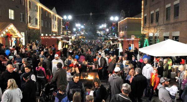 The Enchanting Holiday Event Near Pittsburgh That Will Make You Yearn For Christmases Past