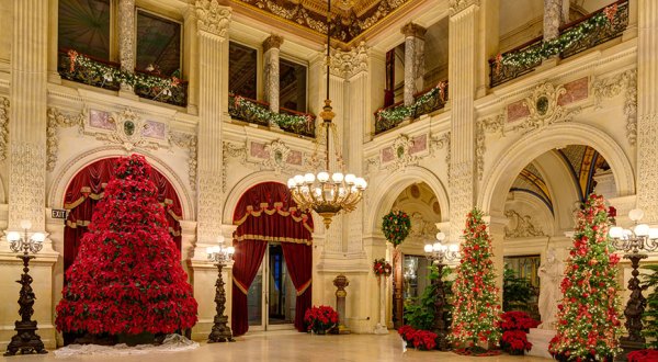 These Rhode Island Mansions Look Absolutely Magical At Christmas