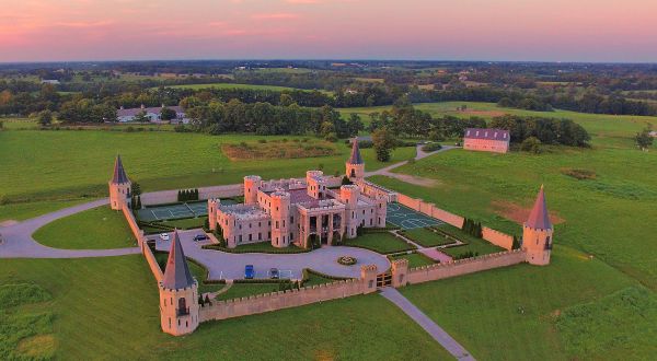 Kentucky’s Very Own Castle Is Now A Restaurant. Step Inside And Take A Look.