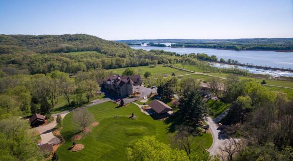 9 Secluded Bed & Breakfasts In Illinois Where Time Stands Still