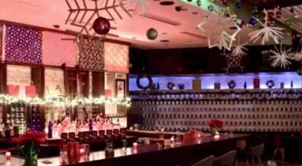 There Is A Christmas Themed Pop-Up Bar In Colorado… And You Are Going To Want To Visit