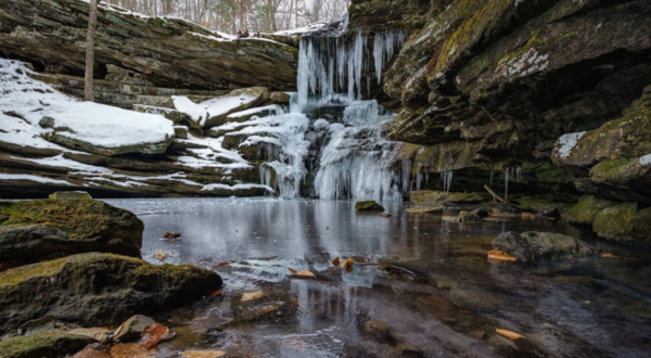 8 Gorgeous Frozen Waterfalls In Arkansas That Must Be Seen To Be Believed