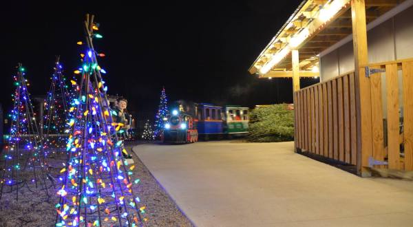 The North Pole Train Ride In Indianapolis That Will Take You On An Unforgettable Adventure