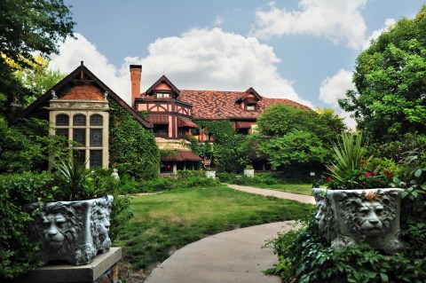 This Stunning Bed And Breakfast In Kansas Is The Perfect Place For A Magical Getaway