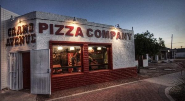 The Ultimate Pizza Bucket List In Arizona That Will Make Your Mouth Water