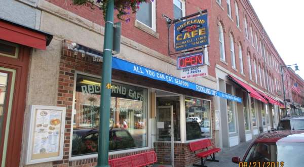 This Unsuspecting Maine Diner Has Some Of The Best Food In The North