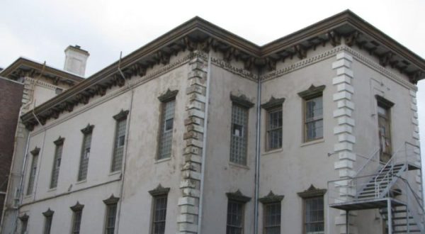The Horrifying History Behind Georgia’s Oldest Hospital Will Truly Give You Nightmares