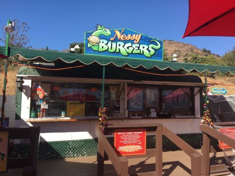 There’s A Small Town In Southern California Known For Its Truly Epic Burgers