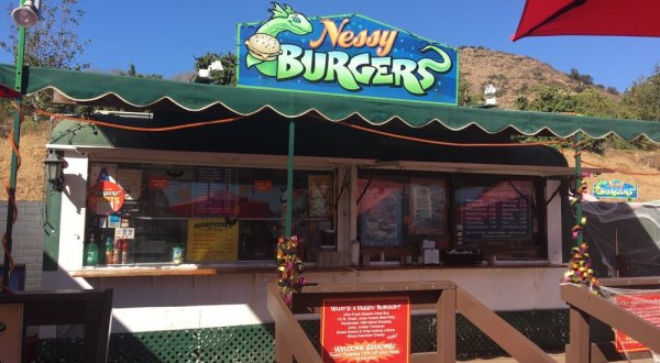 There’s A Small Town In Southern California Known For Its Truly Epic Burgers