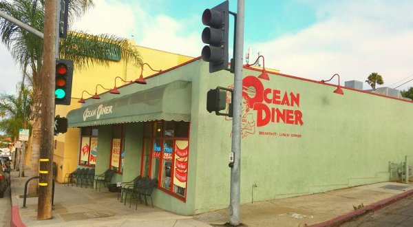This Unsuspecting Southern California Diner Has Some Of The Best Food In The West
